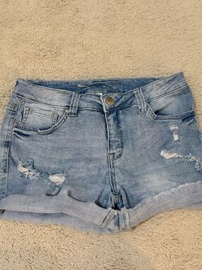 Seven7 Mid Rise Denim Shorts Size 6